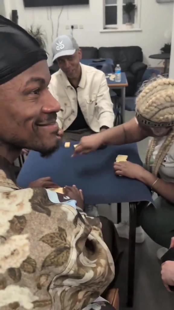 想找到巴特勒很簡單，因為他不在籃球場，就在棋牌室